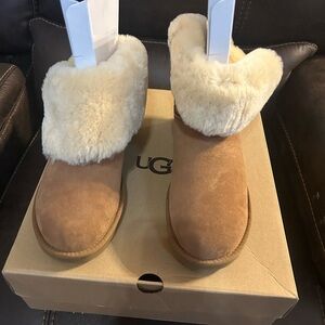 UGG Chestnut Boots with Cream Shearling